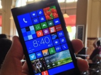 Nokia    5.2-  Lumia 825