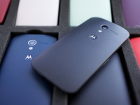 Motorola    100  Moto X