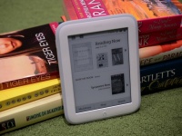 Barnes & Noble     Nook GlowLight