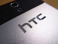HTC      M8    