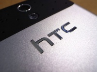 HTC      M8    