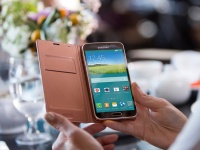 Samsung   8-  Galaxy S5