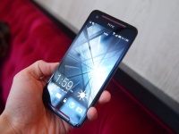 HTC    5.2-  Butterfly S