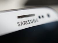   Samsung  8,4- AMOLED-