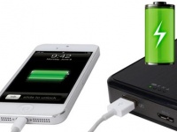 Zalman ZM-WE450:   Wi-Fi    HDD