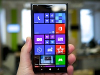 Nokia Lumia 1820  QHD-   Snapdragon 805