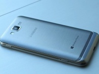 Samsung Galaxy S5 Zoom, Ativ Core  Samsung SM-Z9005 