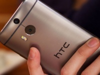 : HTC One (M8)       Nexus 6