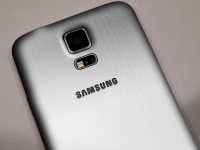 - Samsung Galaxy S5 Prime     