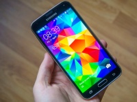 Samsung   Galaxy S5 LTE-A  QHD-  Snapdragon 805