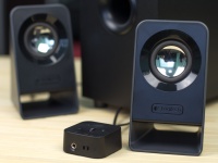  Logitech Multimedia Speakers Z213:     