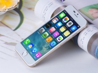     Apple iPhone 6  $200