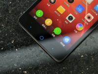 ZTE  5.5-   Snapdragon 805  3  