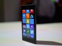 Microsoft     Lumia 1330