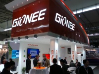 Gionee W900   Full HD AMOLED-     TENAA