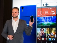 HTC Desire EYE        8 699 