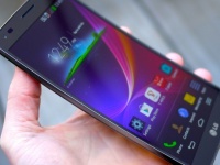 LG G Flex 2      CES 2015
