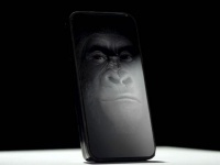 Samsung Galaxy Alpha      Gorilla Glass 4