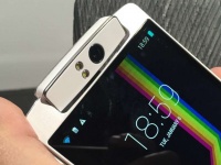 CES 2015: Polaroid анонсировала смартфоны Selfie, Flip и Snap