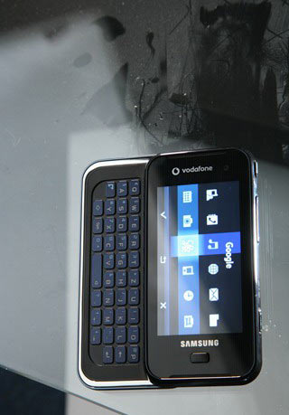 Samsung F700