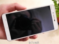 Vivo XPlay 5S  6- QHD-    
