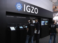 Sharp  IGZO-     806 ppi