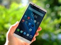 Huawei Mate 8   QHD-  20.7  Sony