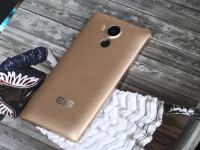 Elephone Vowney  QHD-, 4    20.7     