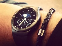 - Samsung  - Gear S2