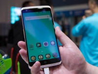 IFA 2015: ZTE Axon Elite       