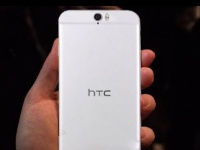 HTC One A9     Apple iPhone 6