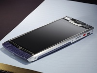   Vertu Signature Touch  Snapdragon 810 SoC  4  