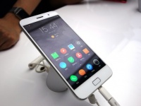 SMARTprice: Lenovo ZUK Z1  Sony Xperia M5 Dual