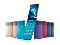 Sharp Aquos Keitai  Kyocera Digno -  Android-  