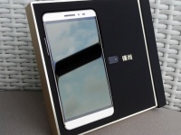 Coolpad TipTop Max          iPhone 6