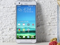 HTC One X9    