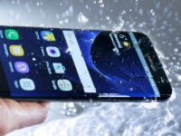 MWC 2016: Samsung    Galaxy S7  S7 edge