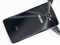 ALCATEL ONETOUCH Idol Pro 4  Snapdragon 820 SoC   Windows 10 Redstone