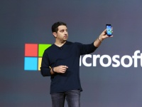 Microsoft Surface Phone  Snapdragon 830 SoC  8  