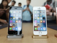   Apple -  iPhone 5S    