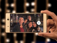   Sony Xperia XA Ultra  16 -  OIS