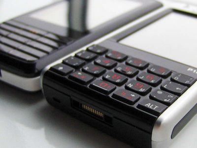 Sony Ericsson P1i vs W960i