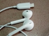  Apple EarPods  Lightning-