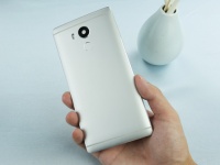 Vernee Apollo      Xiaomi Redmi Pro