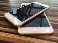 Bloomberg: Apple iPhone 7    Home