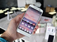 TCL 520    3       $195