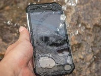 Nomu S30  8-    4    Full HD 