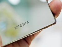 Sony     Xperia Pute  4-