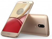   Moto M  Helio P15 SoC  4    