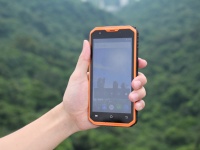 Vphone M3 � ���������� �������� � ������������� �� 4500 ��� �� $119